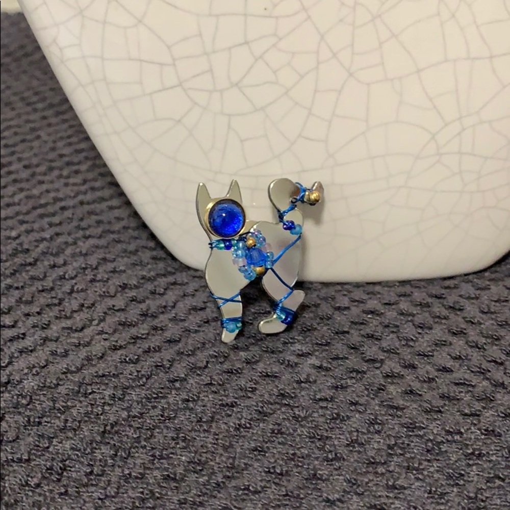 Sliver and blue Cat pin